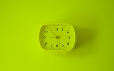 Small alarm clock green